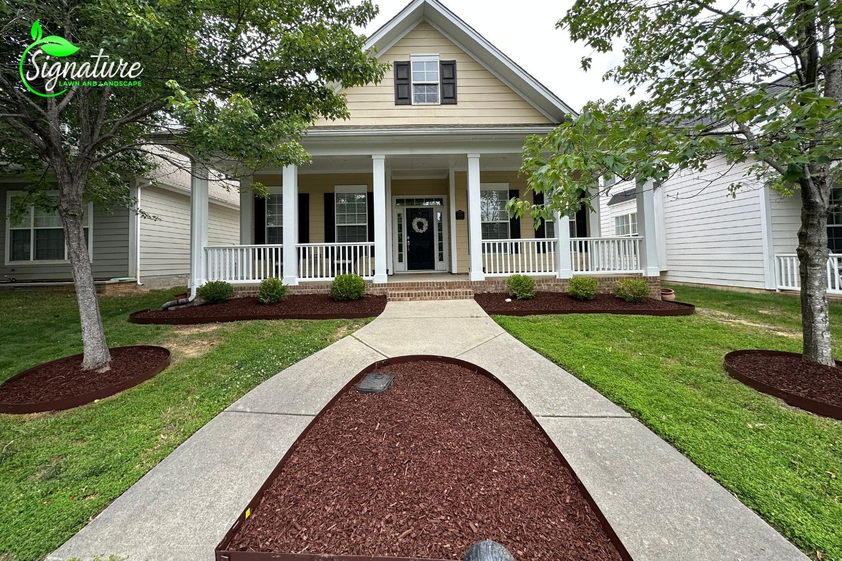 before and after Mulching in Indian Trail NC - Signature lawn and landscape